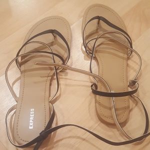 COPY - Strappy flat black express sandals